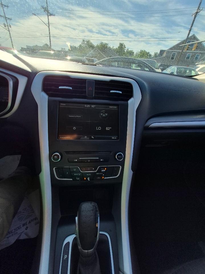 Ford Fusion SE 2016