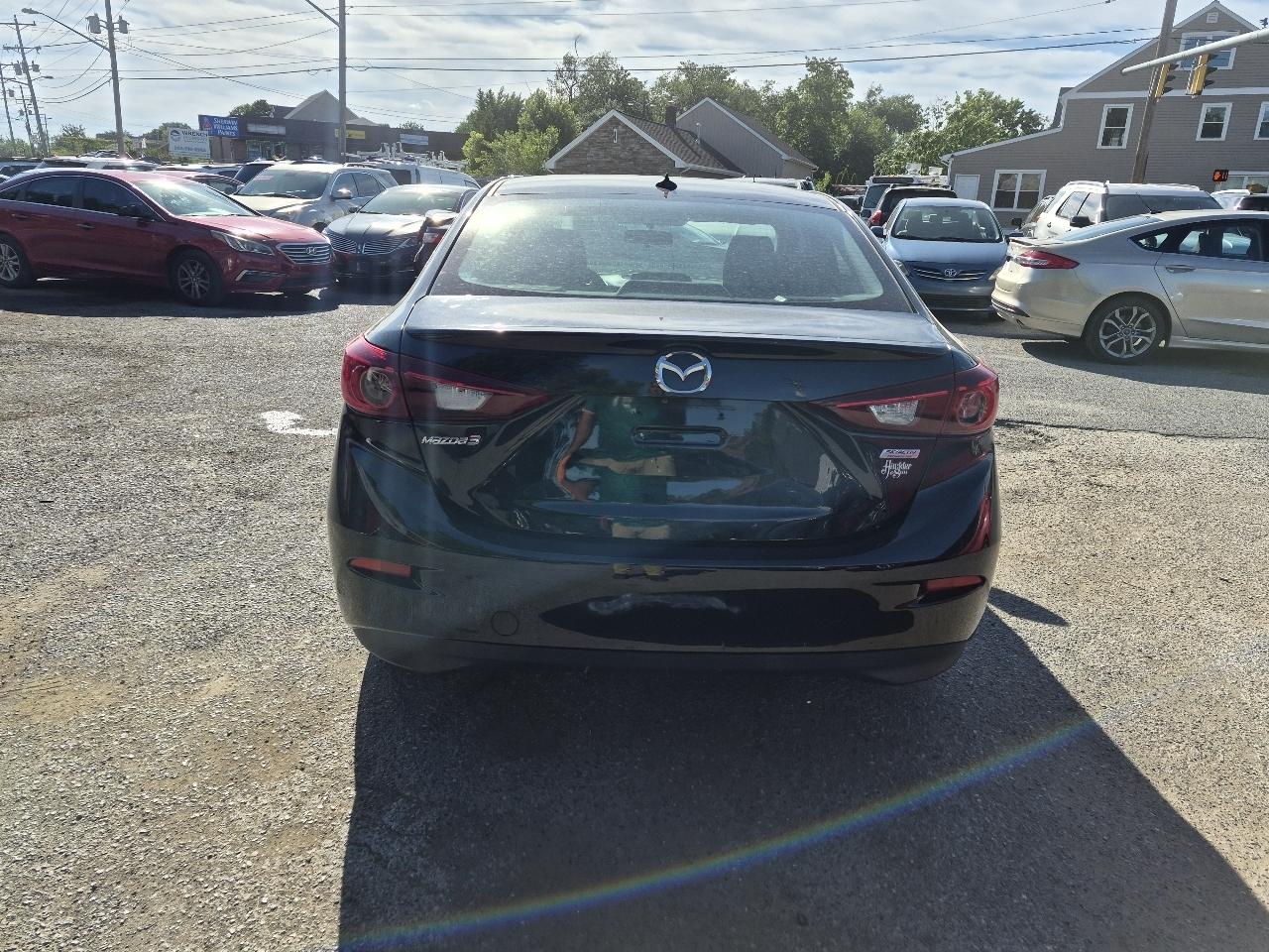 Mazda MAZDA3 i Touring AT 4-Door 2015
