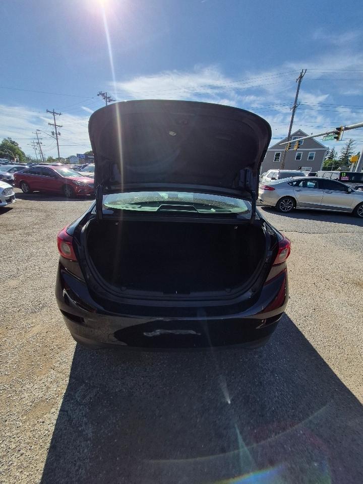 Mazda MAZDA3 i Touring AT 4-Door 2015
