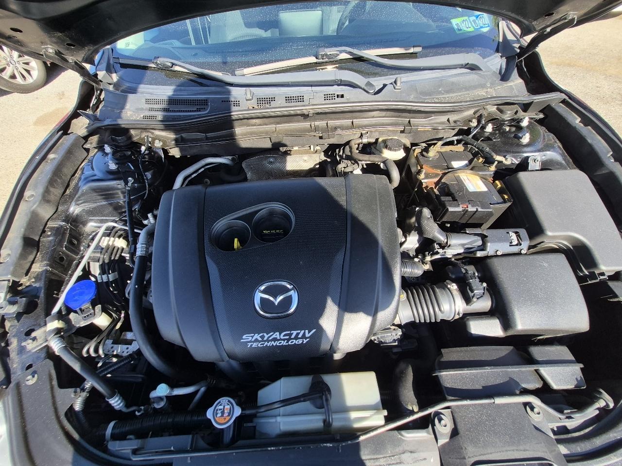 Mazda MAZDA3 i Touring AT 4-Door 2015
