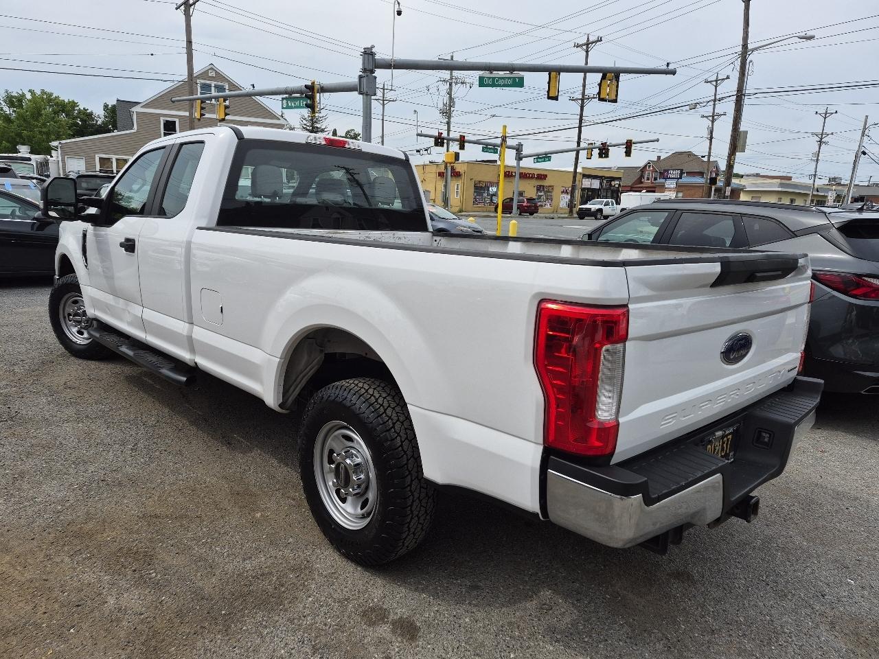 Ford F-250 SD Lariat SuperCab 2WD 2017