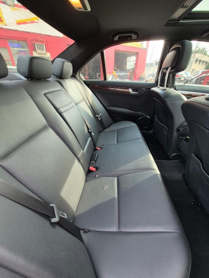 Mercedes-Benz C-Class C300 Luxury Sedan 2009
