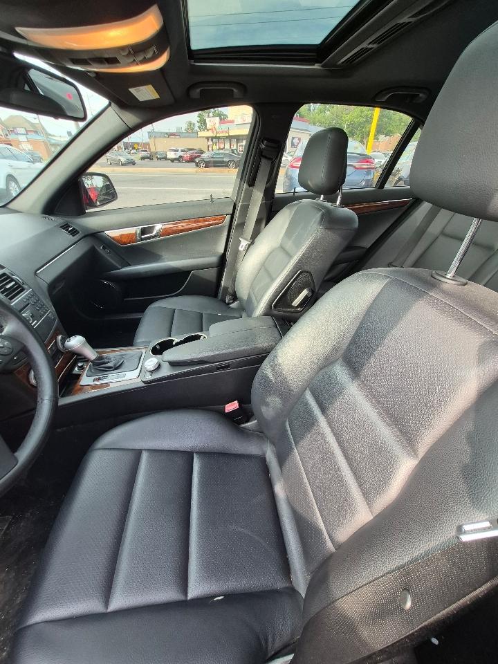Mercedes-Benz C-Class C300 Luxury Sedan 2009