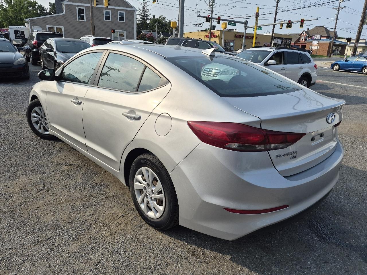 Hyundai Elantra SE 6AT 2018