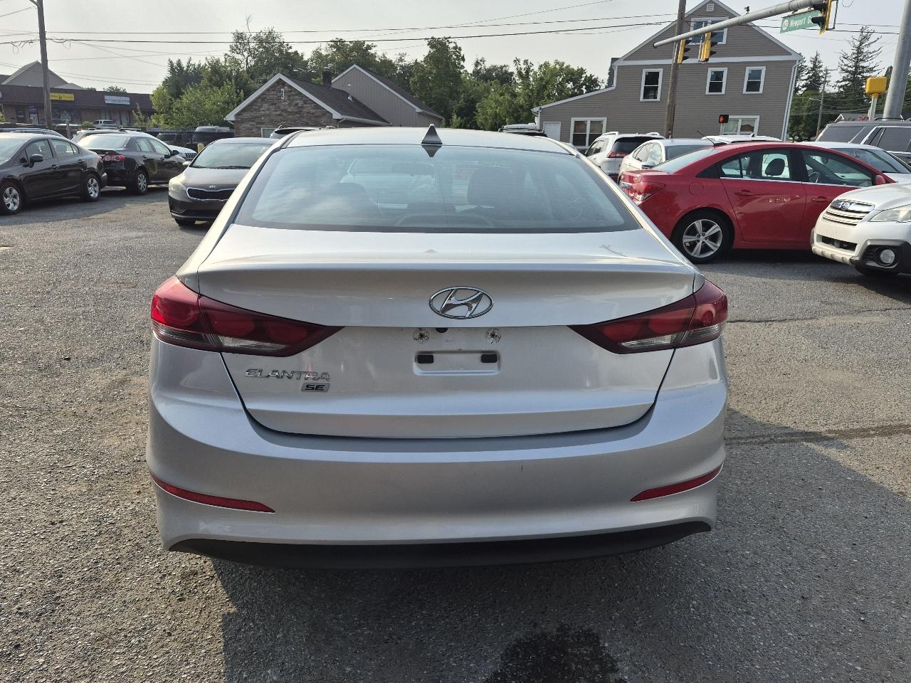 Hyundai Elantra SE 6AT 2018
