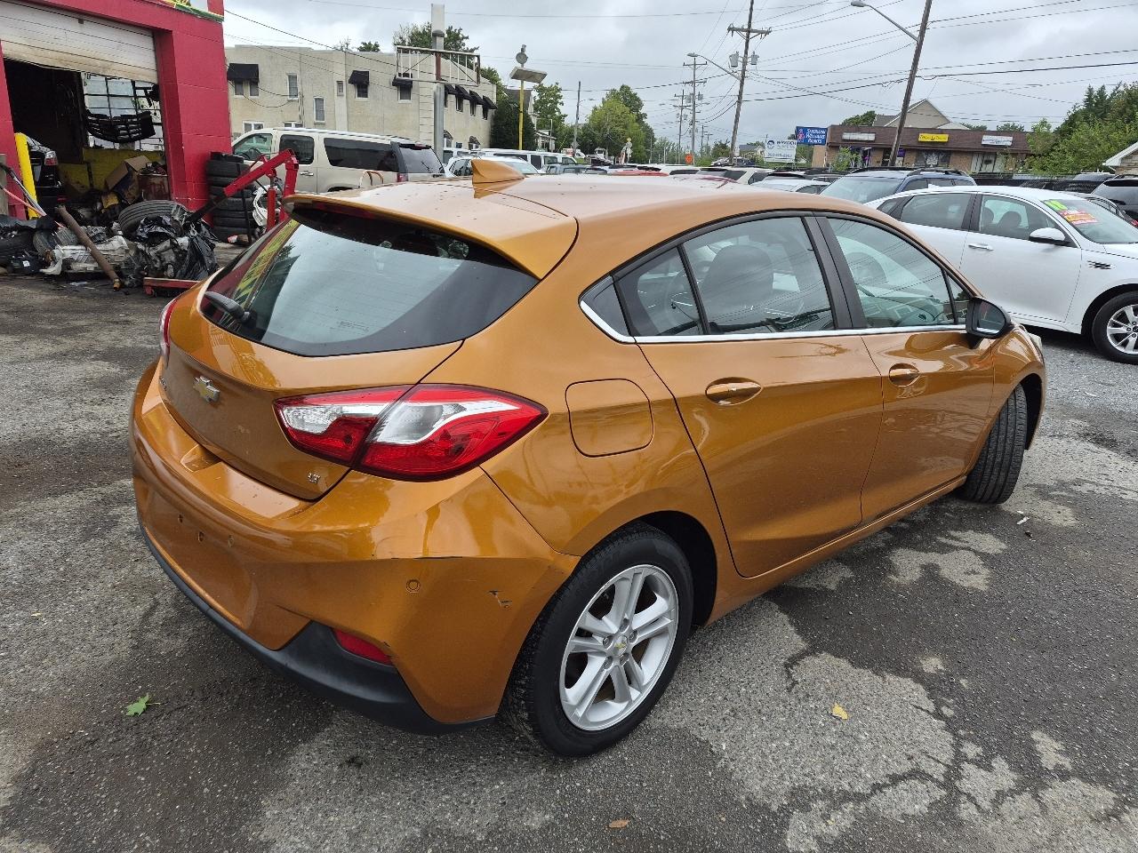 Chevrolet Cruze LT Auto Hatchback 2017