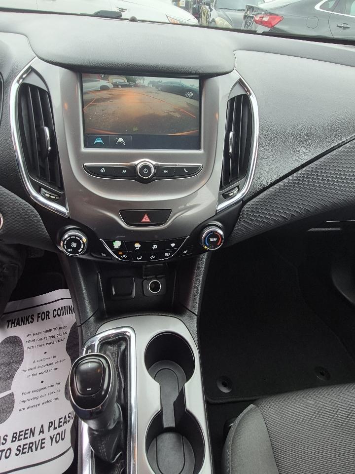 Chevrolet Cruze LT Auto Hatchback 2017