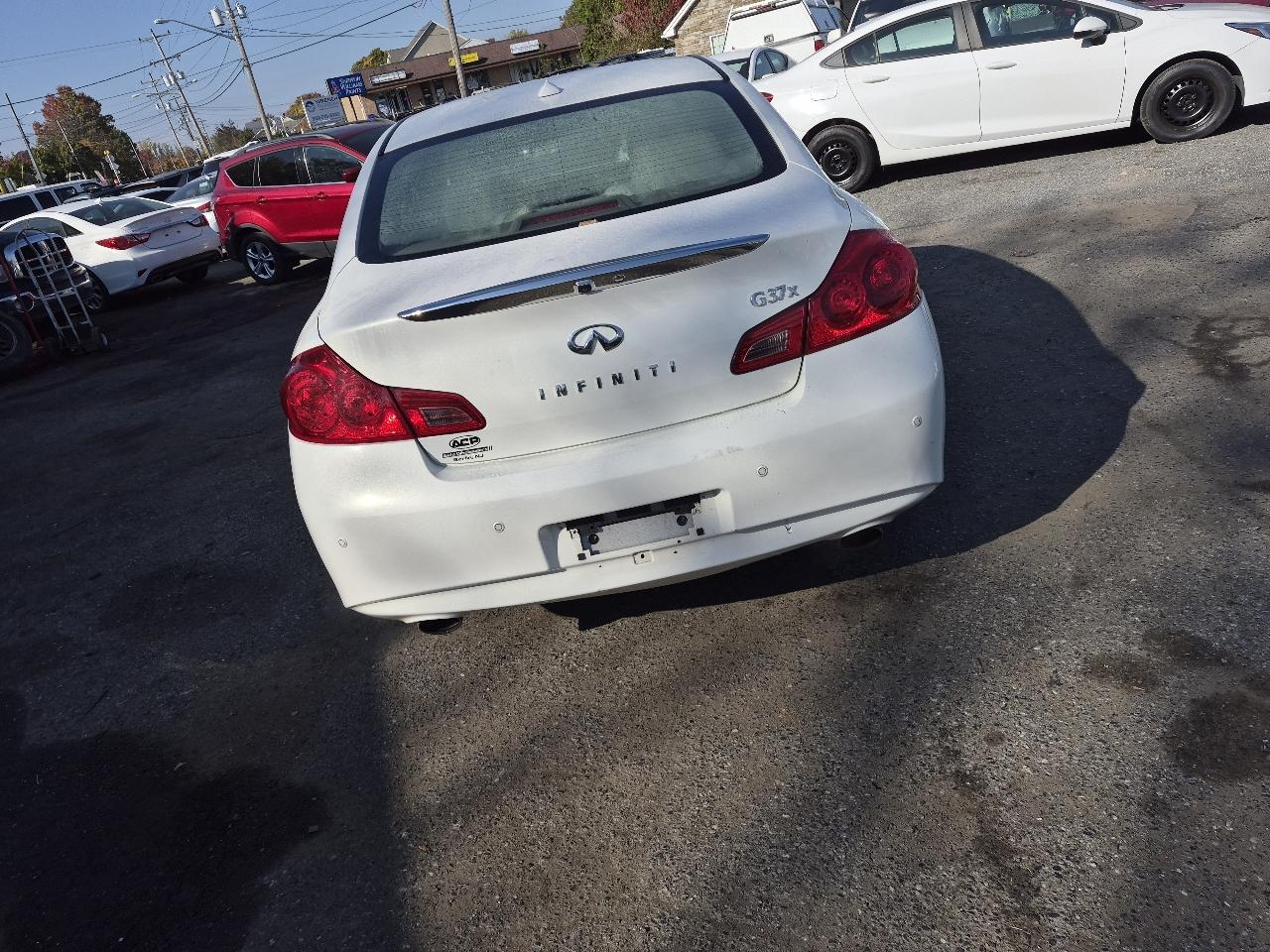 Infiniti G Sedan G37x AWD 2011