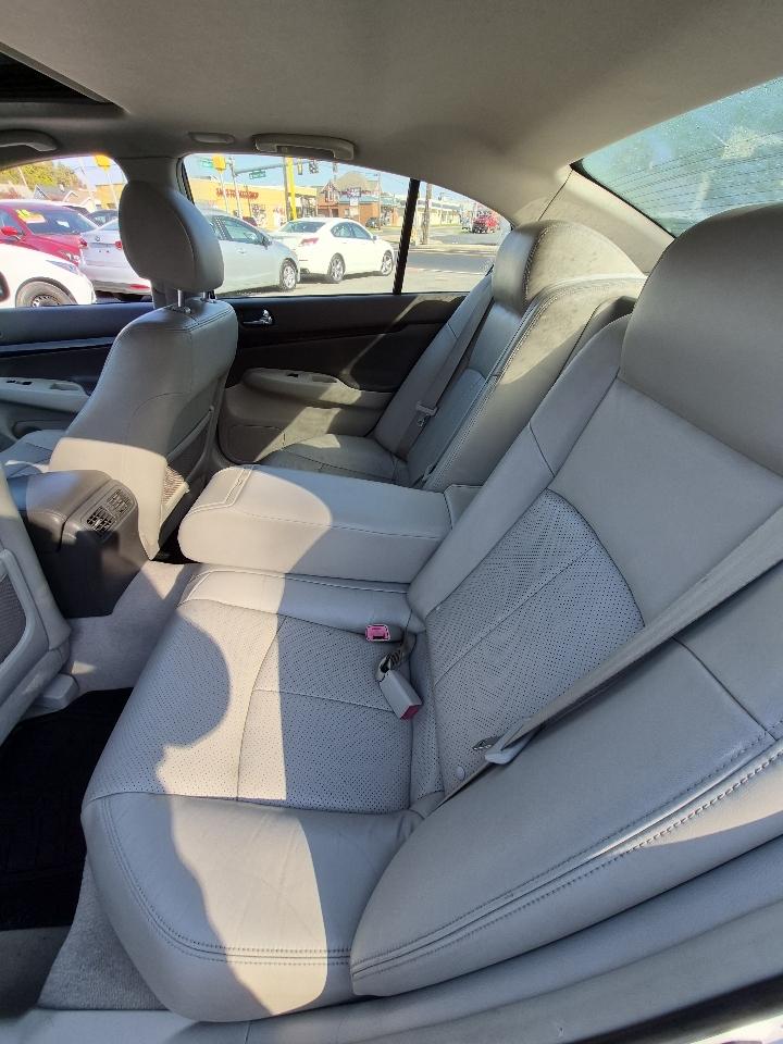 Infiniti G Sedan G37x AWD 2011