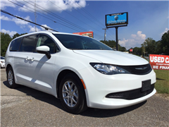 2023 Chrysler Voyager 