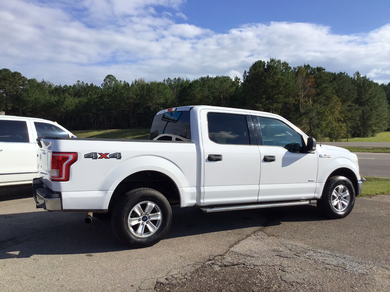 Ford F-150 XLT SuperCrew 5.5-ft. Bed 4WD 2015