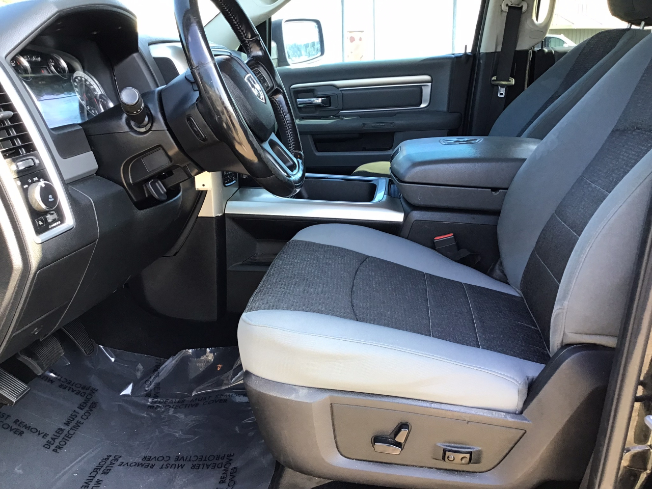 RAM 1500 SLT Crew Cab SWB 4WD 2018