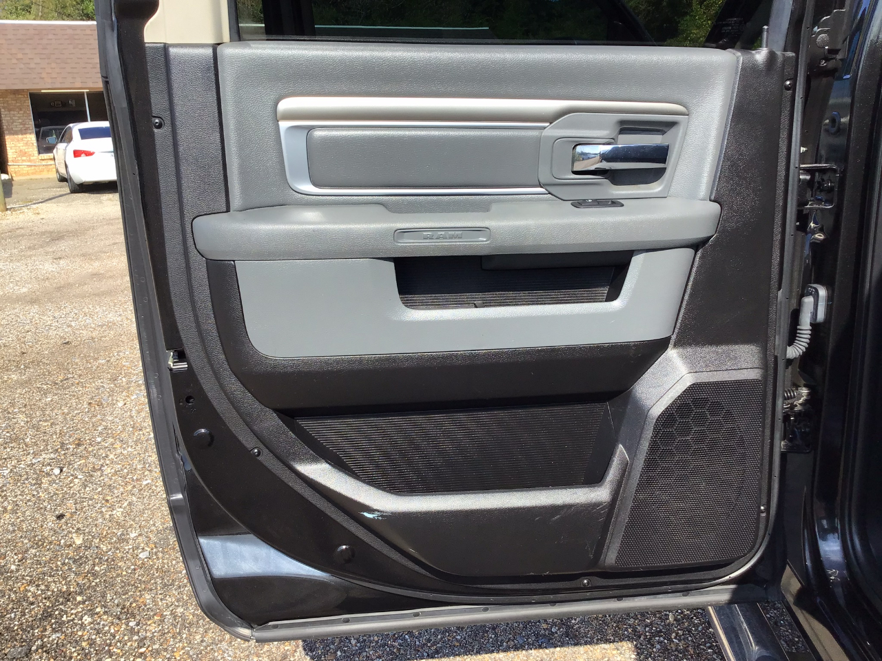 RAM 1500 SLT Crew Cab SWB 4WD 2018