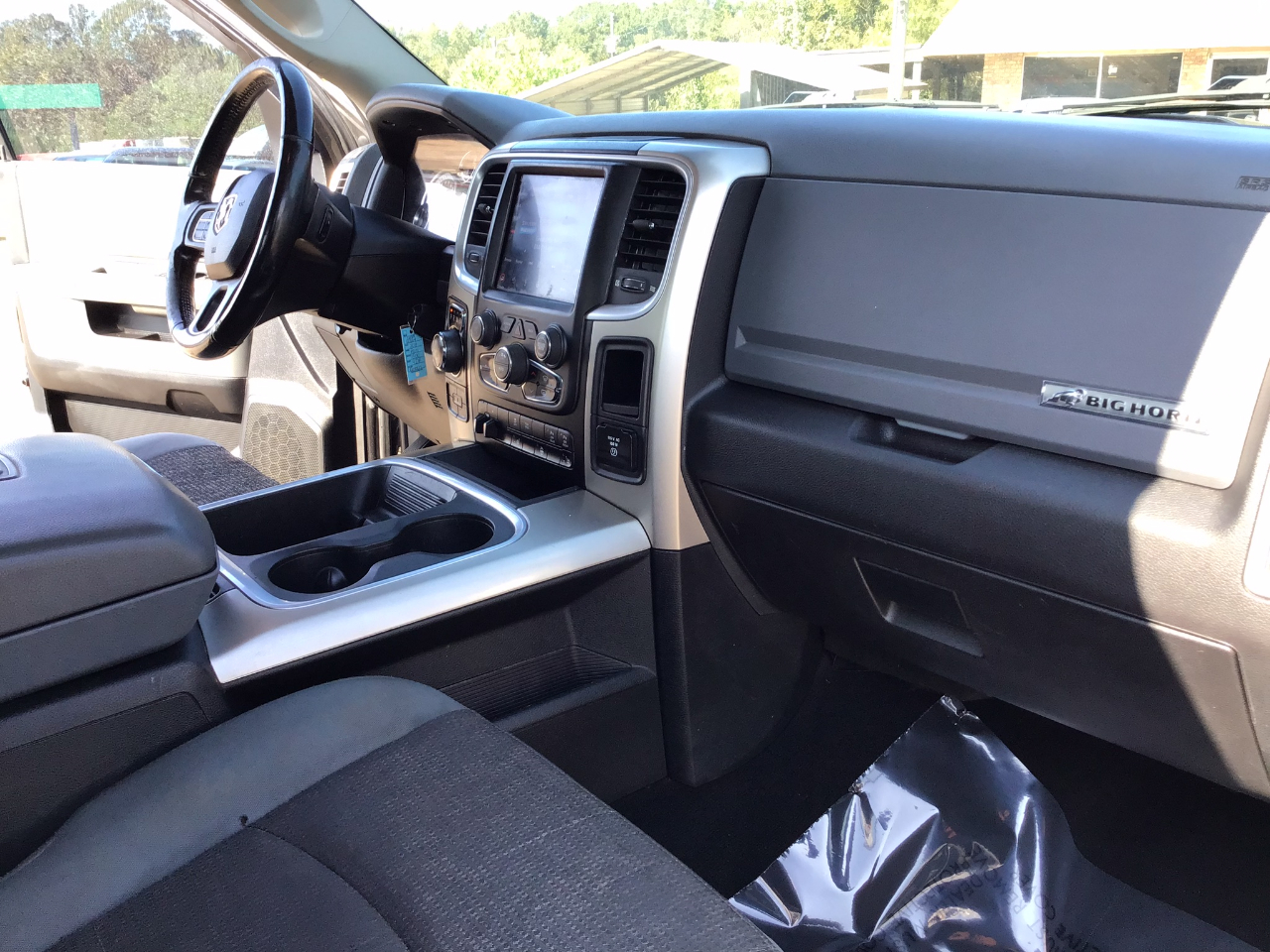 RAM 1500 SLT Crew Cab SWB 4WD 2018