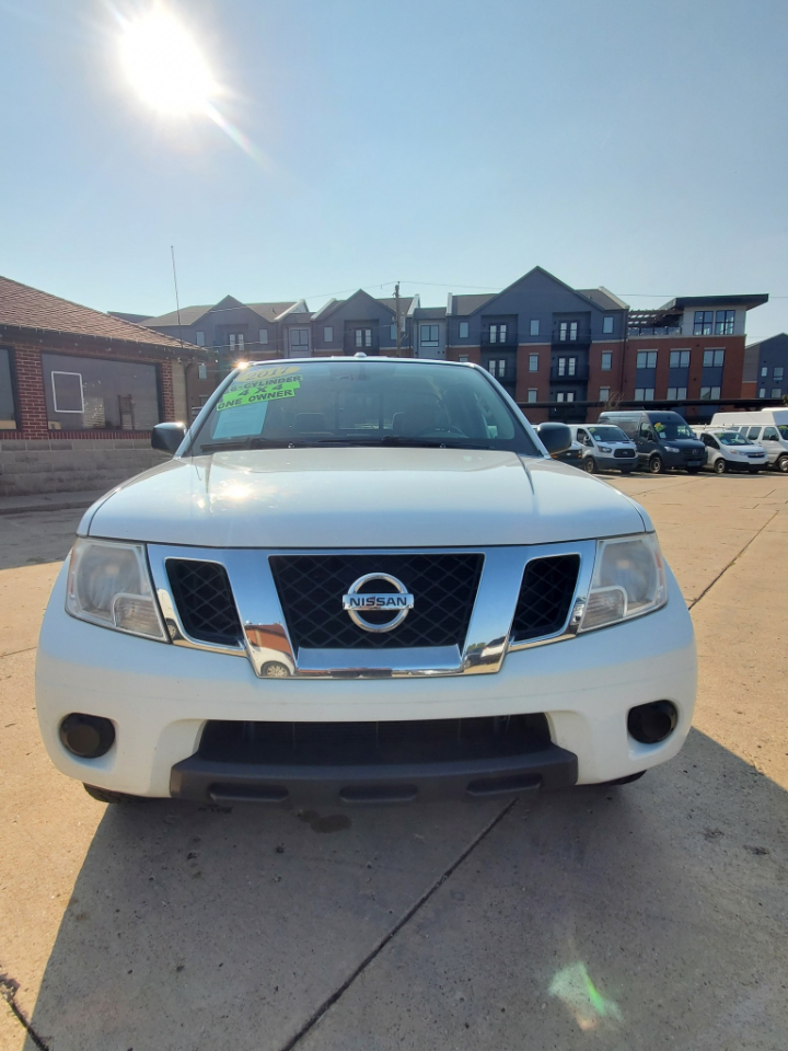 2017 Nissan Frontier SV King Cab photo 2