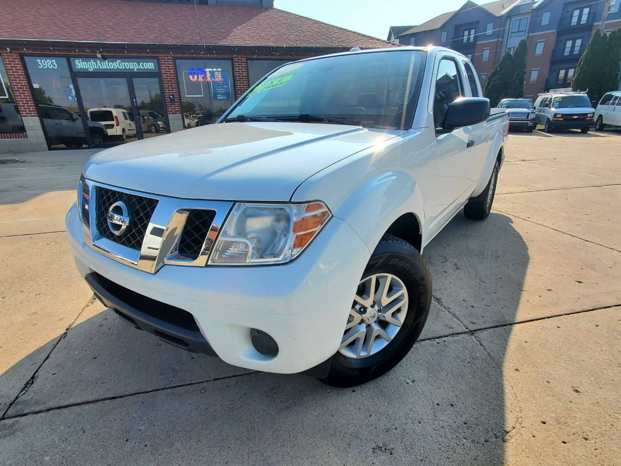 2017 Nissan Frontier SV King Cab photo 3
