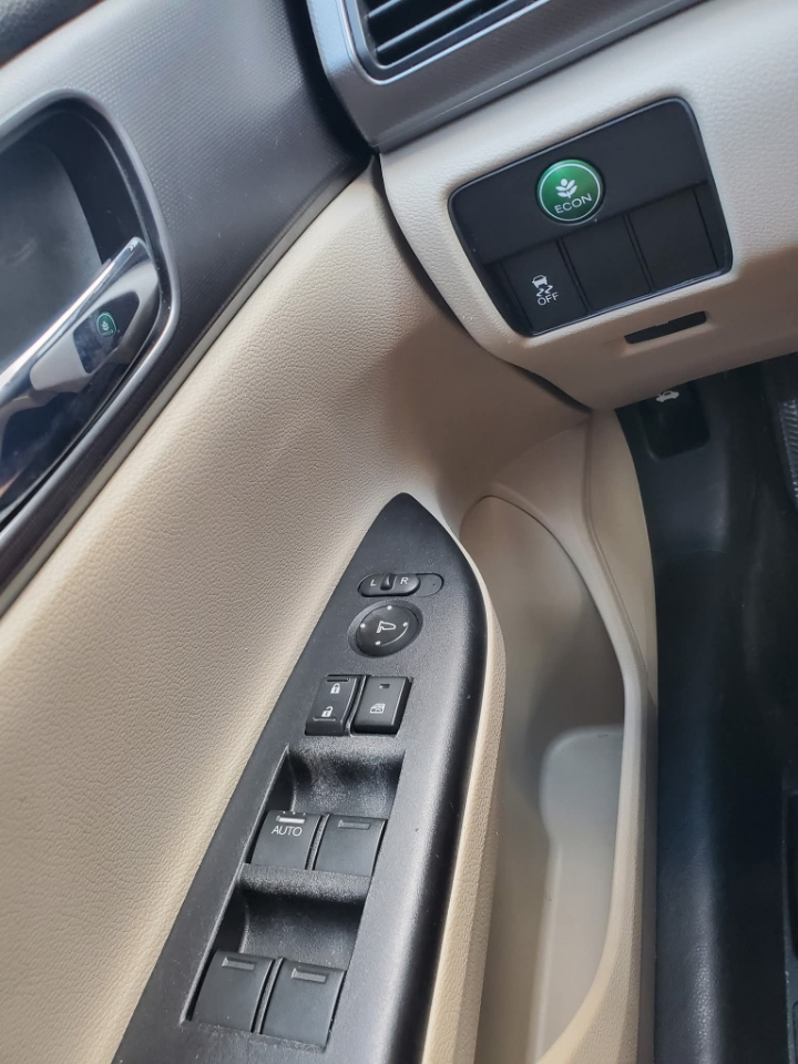 2015 Honda Accord LX photo 11