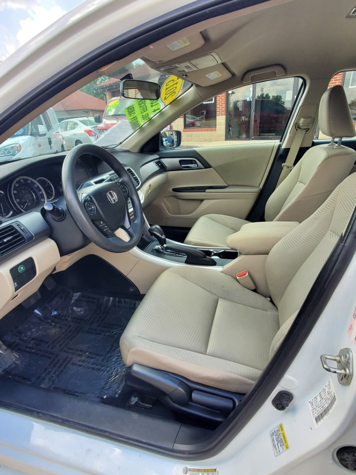 2015 Honda Accord LX photo 14