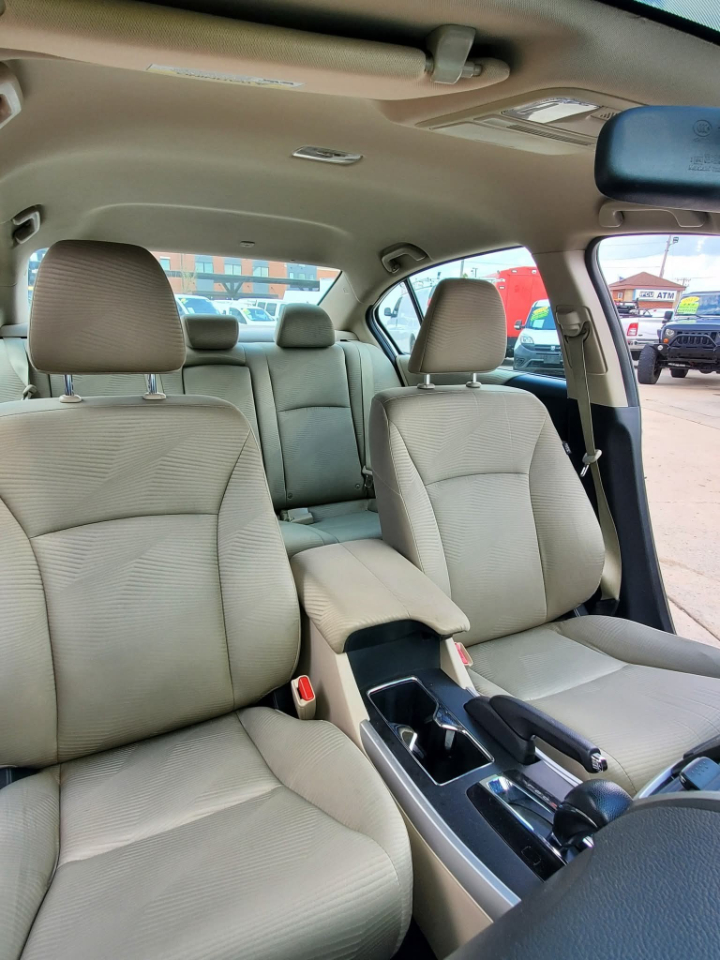 2015 Honda Accord LX photo 18