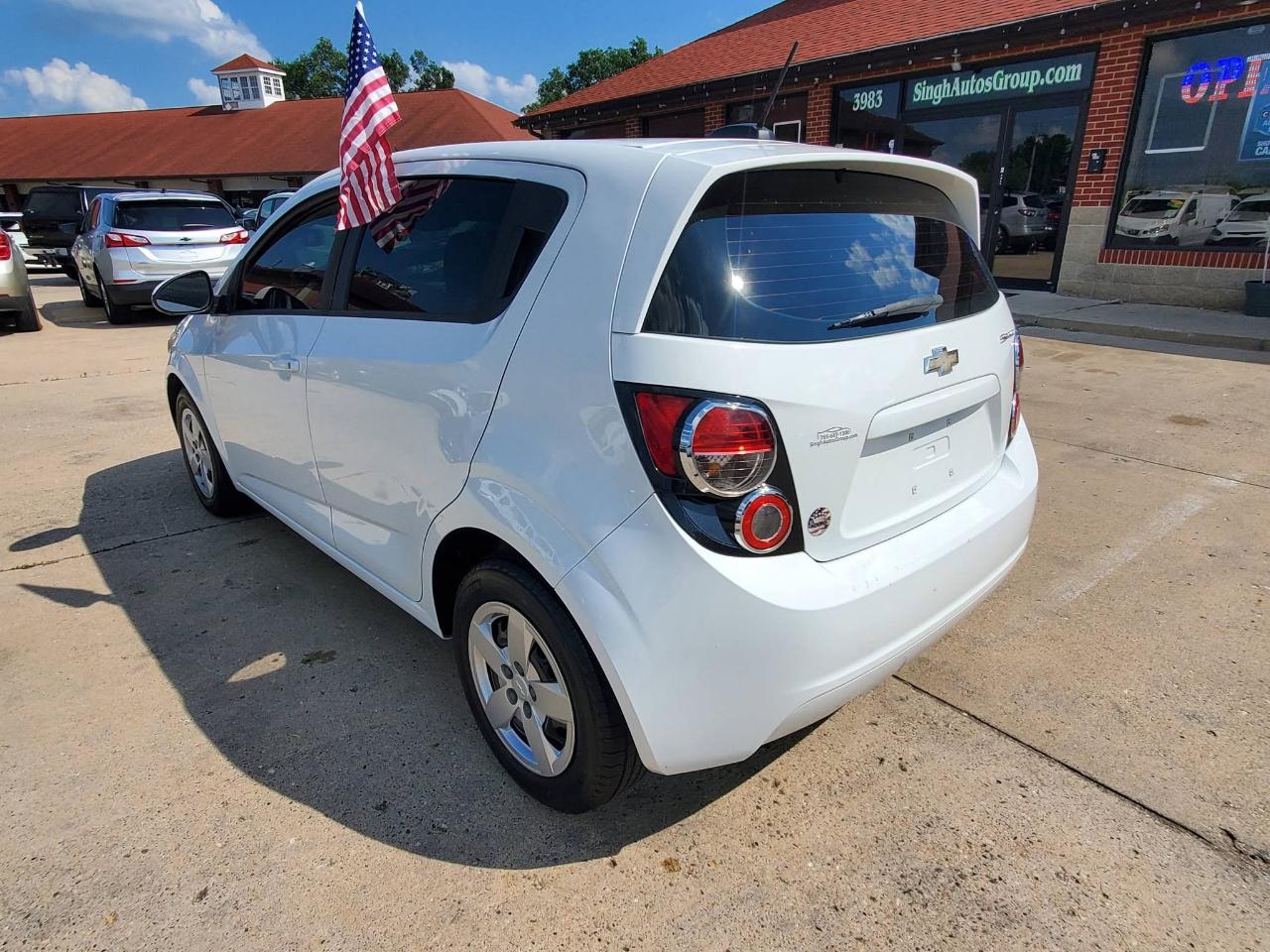 Chevrolet Sonic LS Auto 5-Door 2016