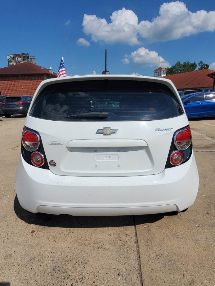 Chevrolet Sonic LS Auto 5-Door 2016