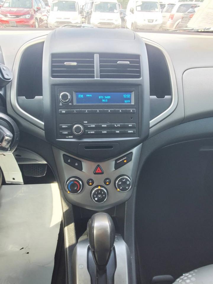 Chevrolet Sonic LS Auto 5-Door 2016