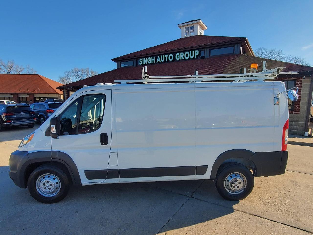 RAM Promaster 1500 Low Roof Tradesman 136-in. WB 2015