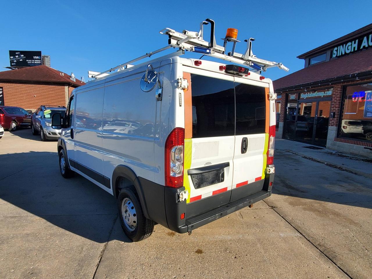 RAM Promaster 1500 Low Roof Tradesman 136-in. WB 2015