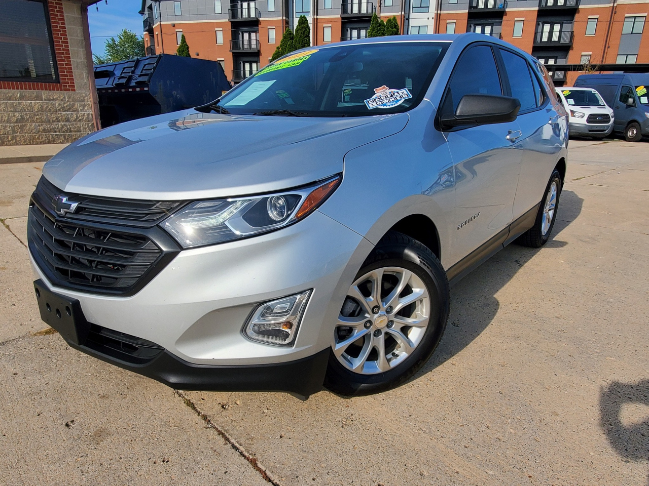 2021 Chevrolet Equinox LS photo 3