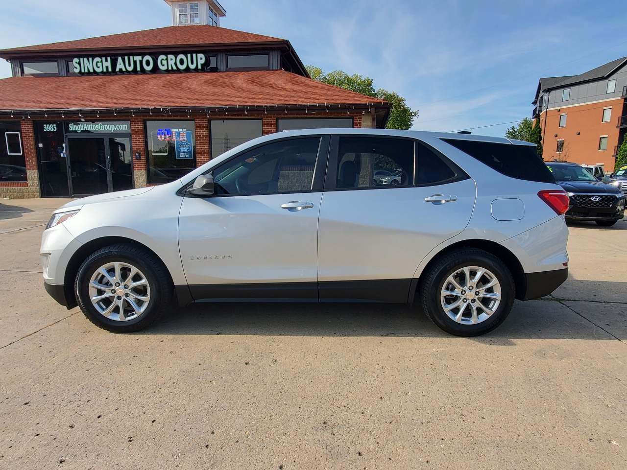 2021 Chevrolet Equinox LS photo 4