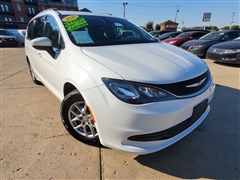 2020 Chrysler Voyager 