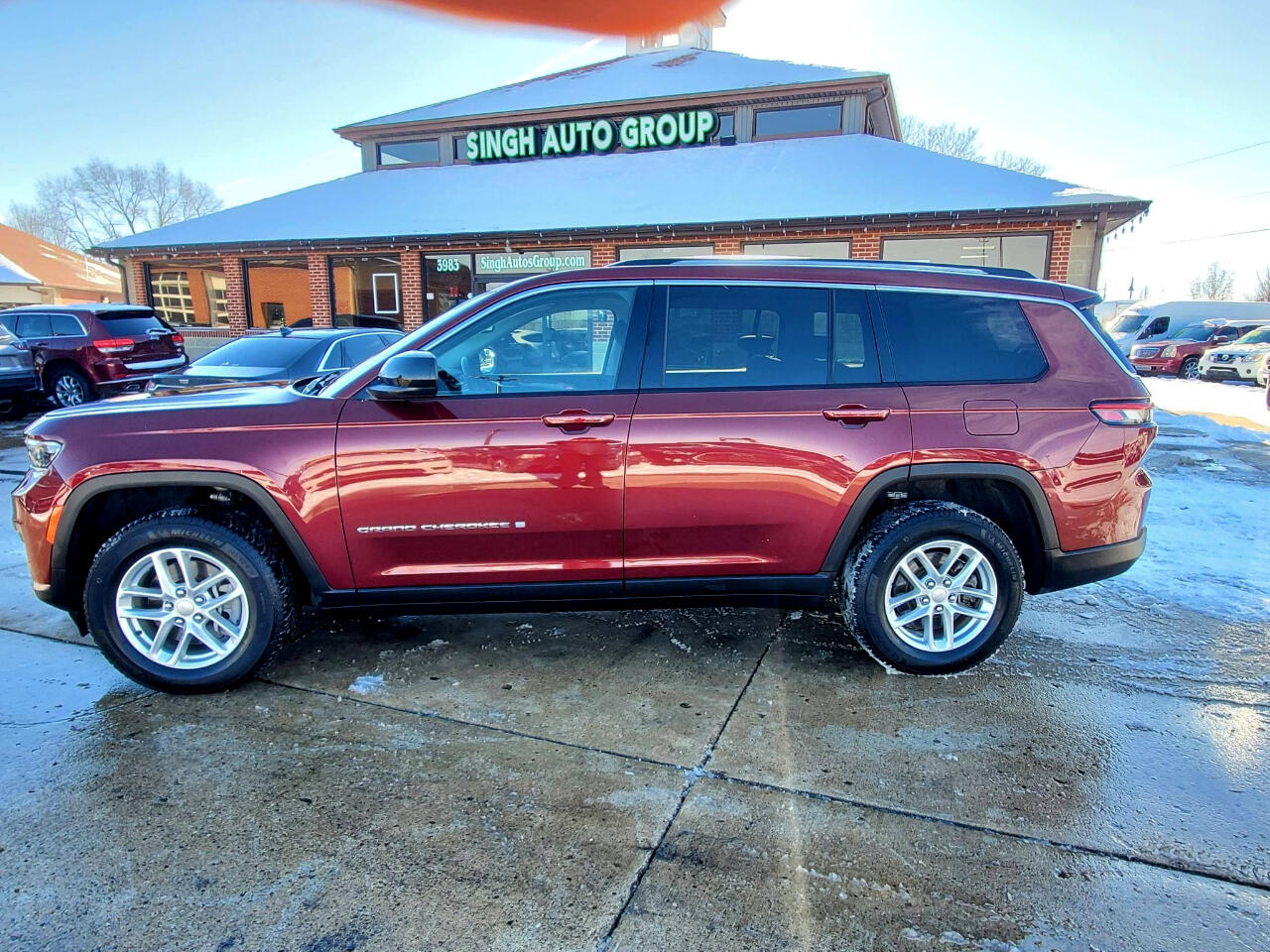 Jeep Grand Cherokee L Laredo 4WD 2023