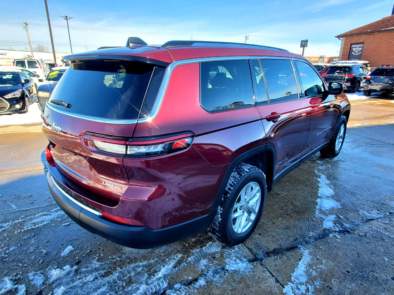 Jeep Grand Cherokee L Laredo 4WD 2023