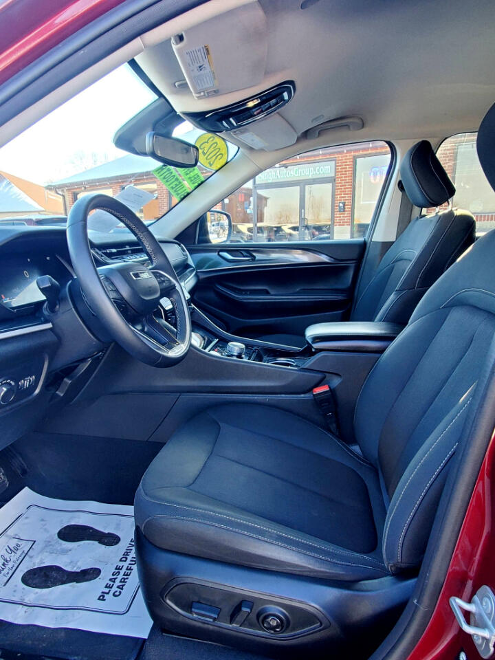 Jeep Grand Cherokee L Laredo 4WD 2023