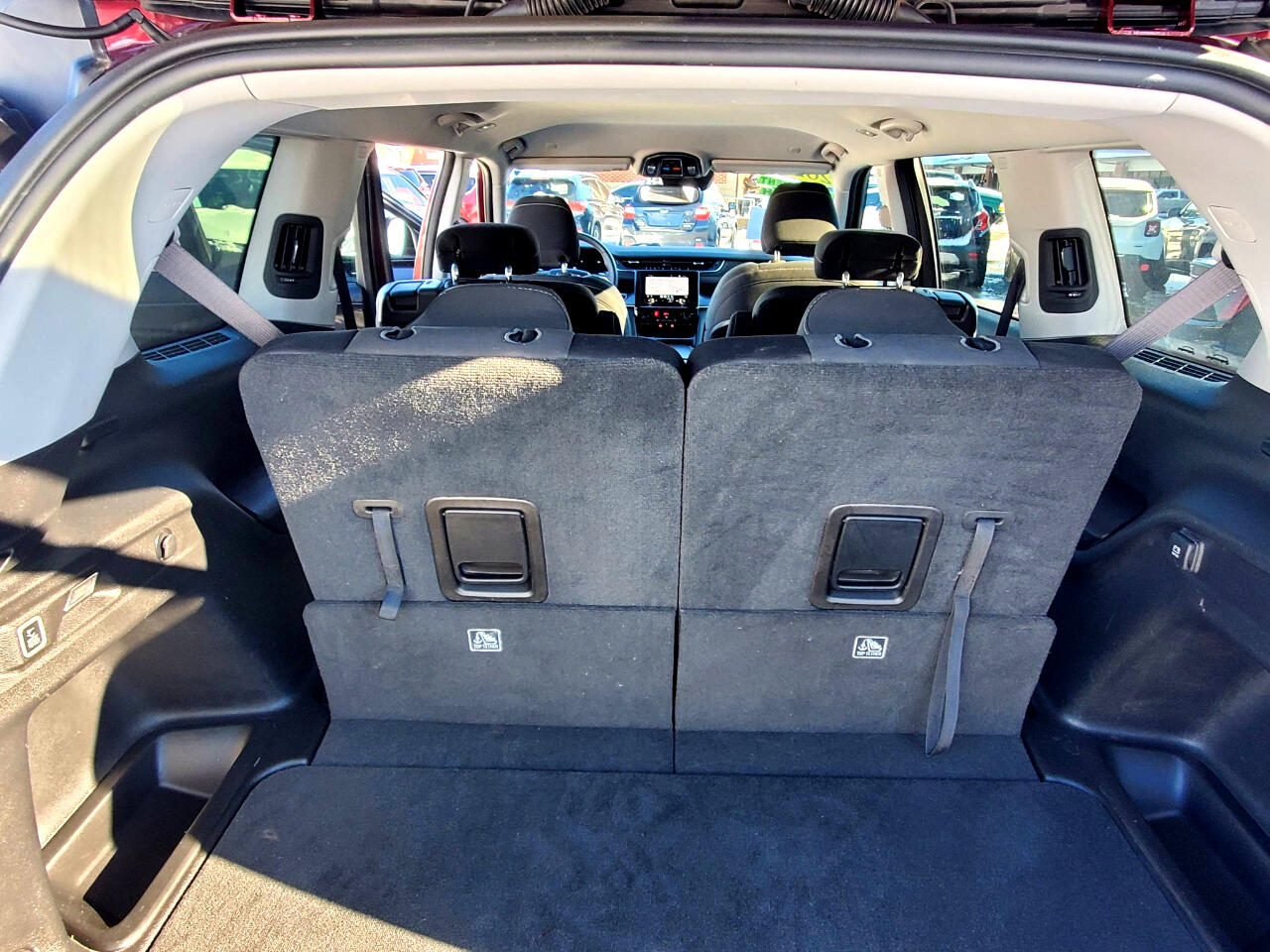 Jeep Grand Cherokee L Laredo 4WD 2023