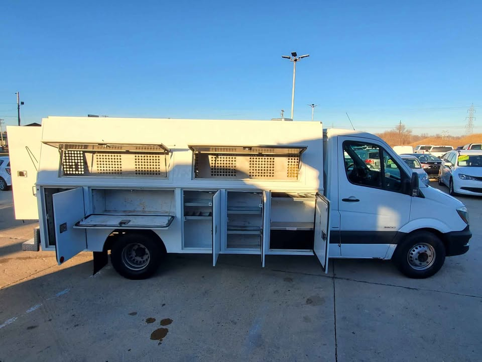 Mercedes-Benz Sprinter 3500 170-in. WB 2016