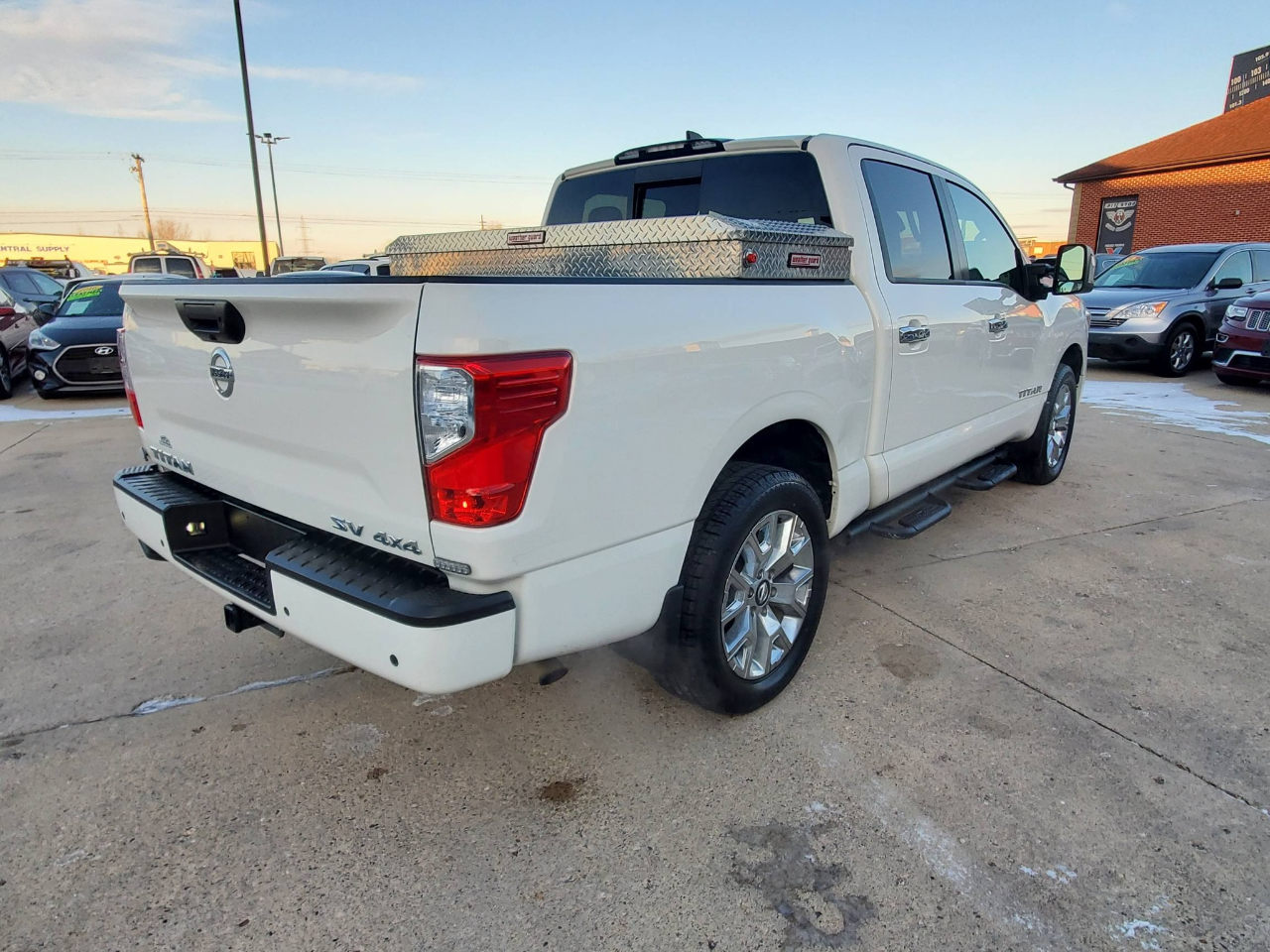 Nissan Titan Platinum Reserve Crew Cab 4WD 2022