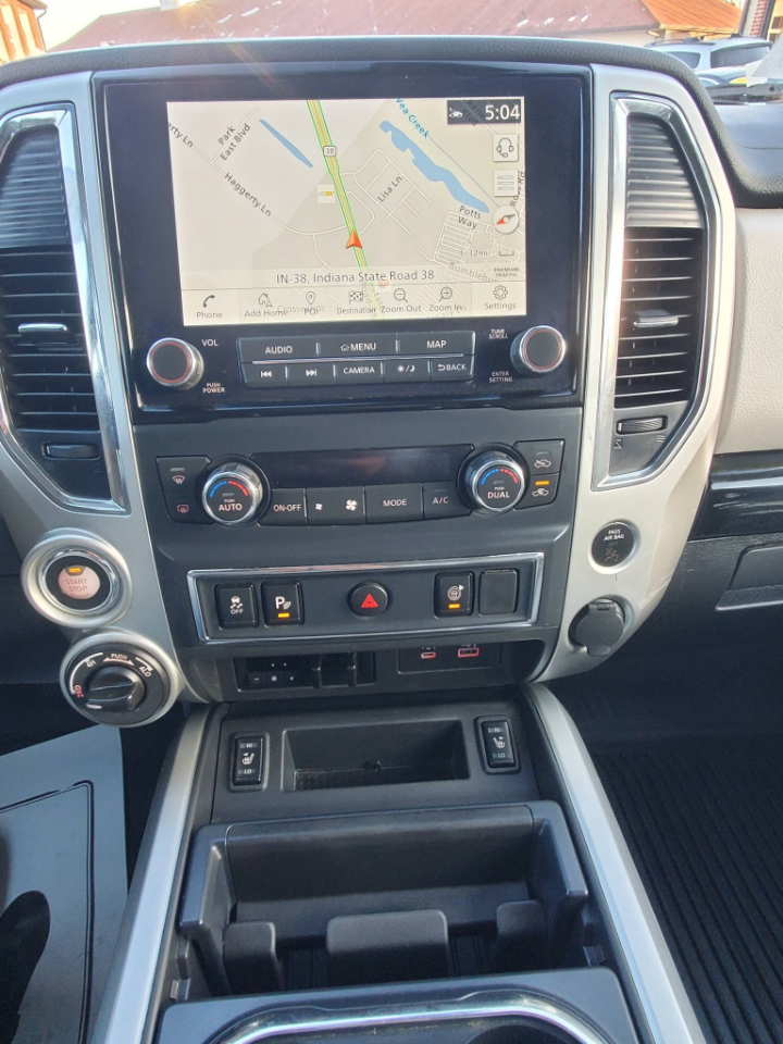 Nissan Titan Platinum Reserve Crew Cab 4WD 2022