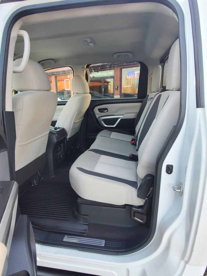 Nissan Titan Platinum Reserve Crew Cab 4WD 2022