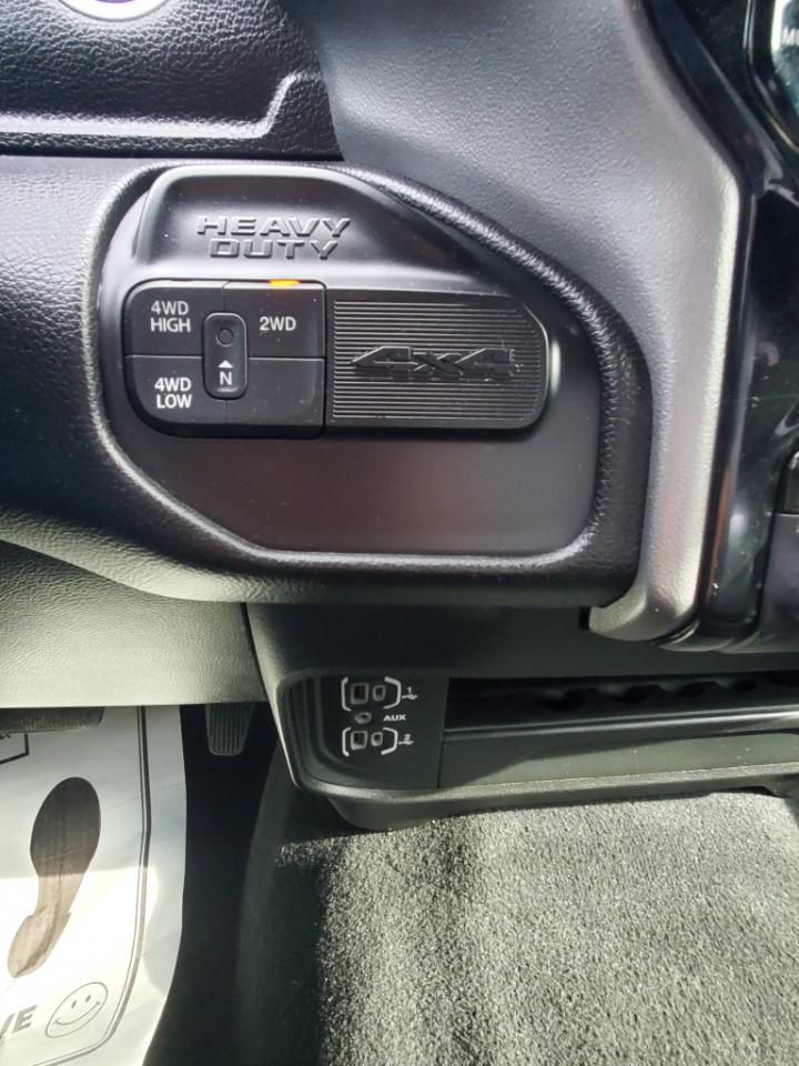 RAM 3500 Big Horn Crew Cab LWB 4WD DRW 2024