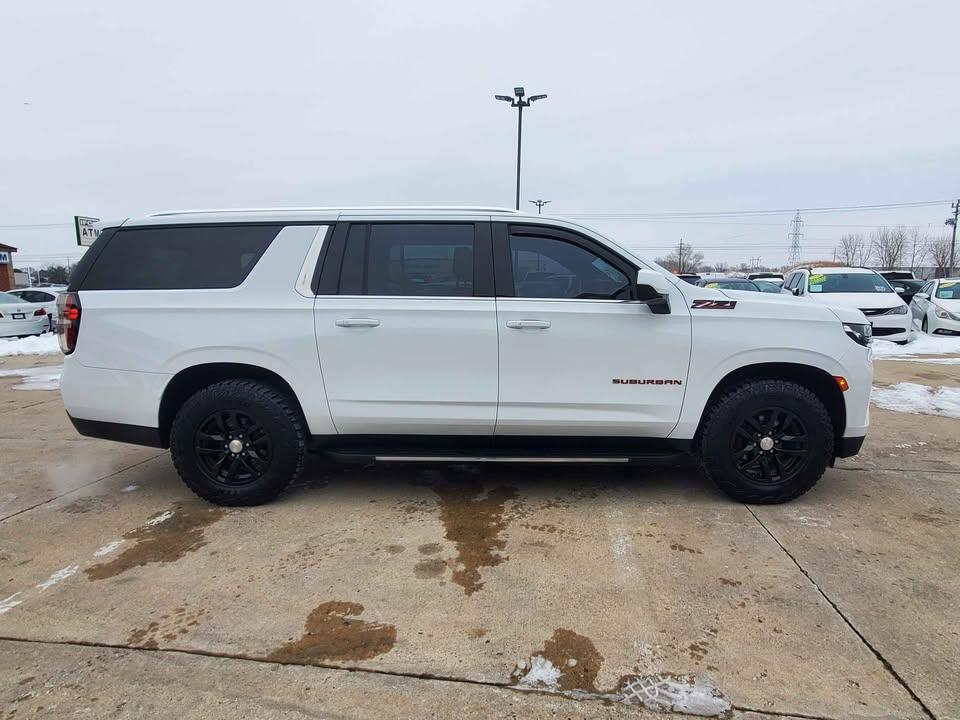 Chevrolet Suburban LT 4WD 2022