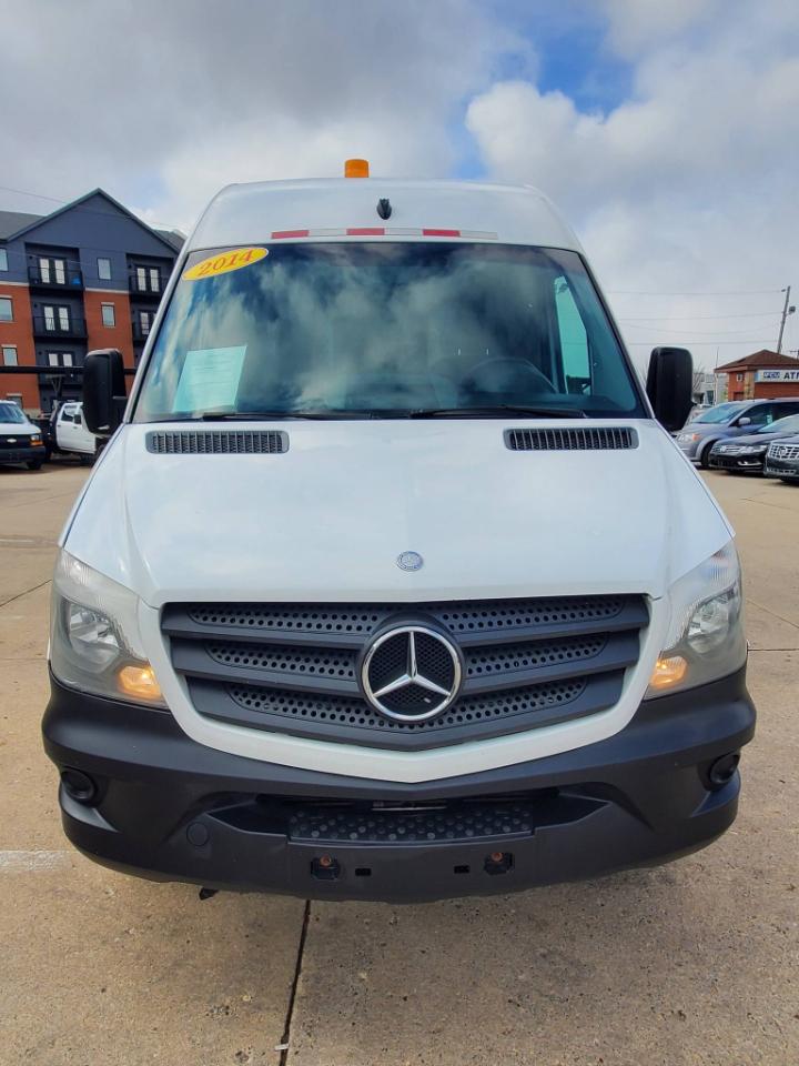 Mercedes-Benz Sprinter 2500 High Roof 144-in. WB 2014