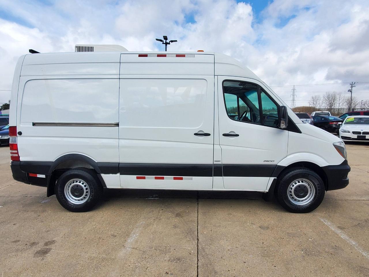 Mercedes-Benz Sprinter 2500 High Roof 144-in. WB 2014