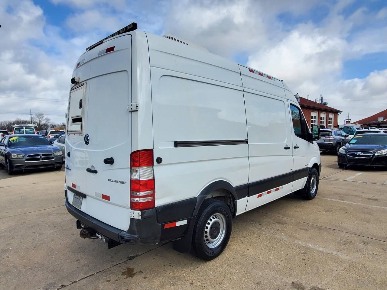 Mercedes-Benz Sprinter 2500 High Roof 144-in. WB 2014