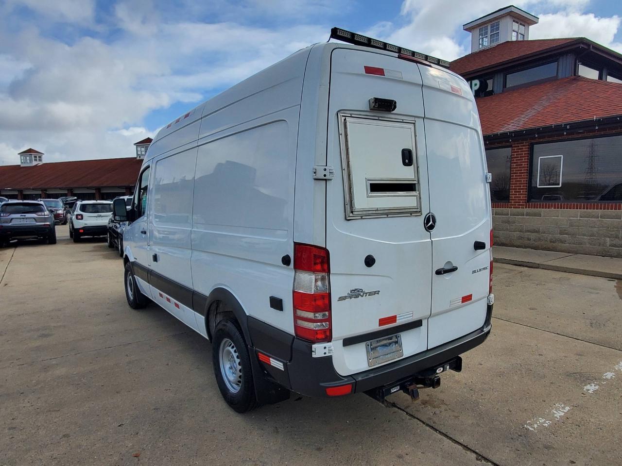 Mercedes-Benz Sprinter 2500 High Roof 144-in. WB 2014