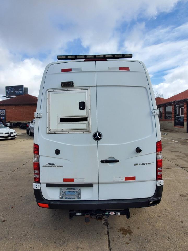 Mercedes-Benz Sprinter 2500 High Roof 144-in. WB 2014