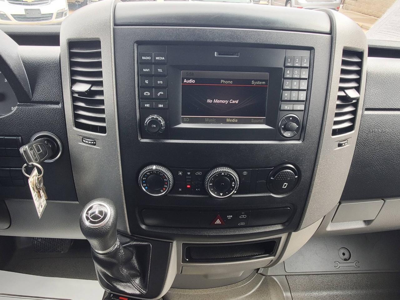 Mercedes-Benz Sprinter 2500 High Roof 144-in. WB 2014