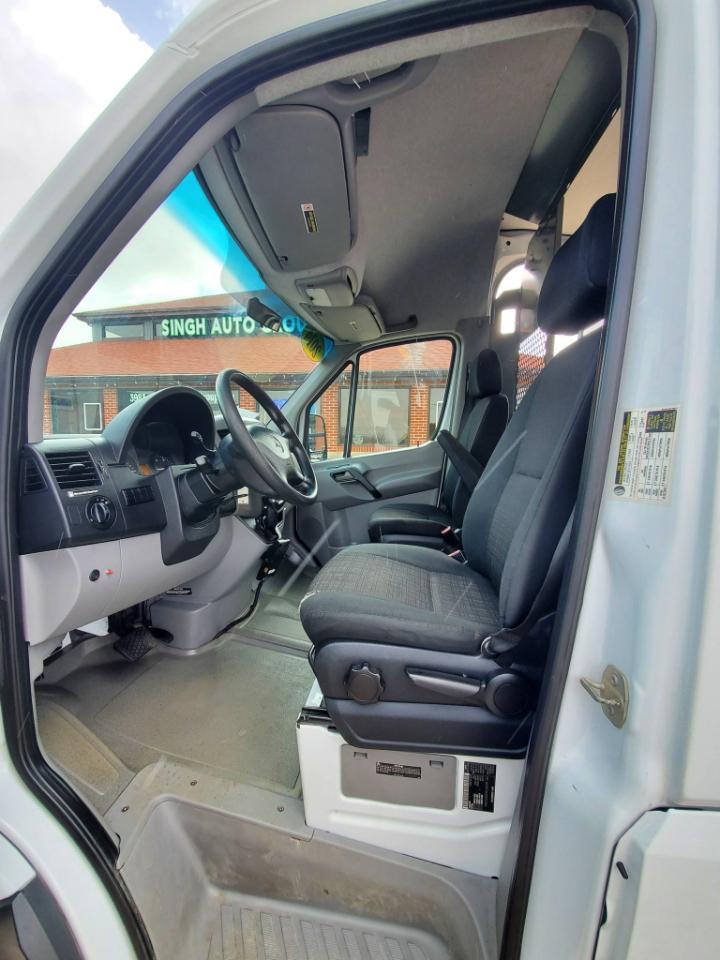 Mercedes-Benz Sprinter 2500 High Roof 144-in. WB 2014