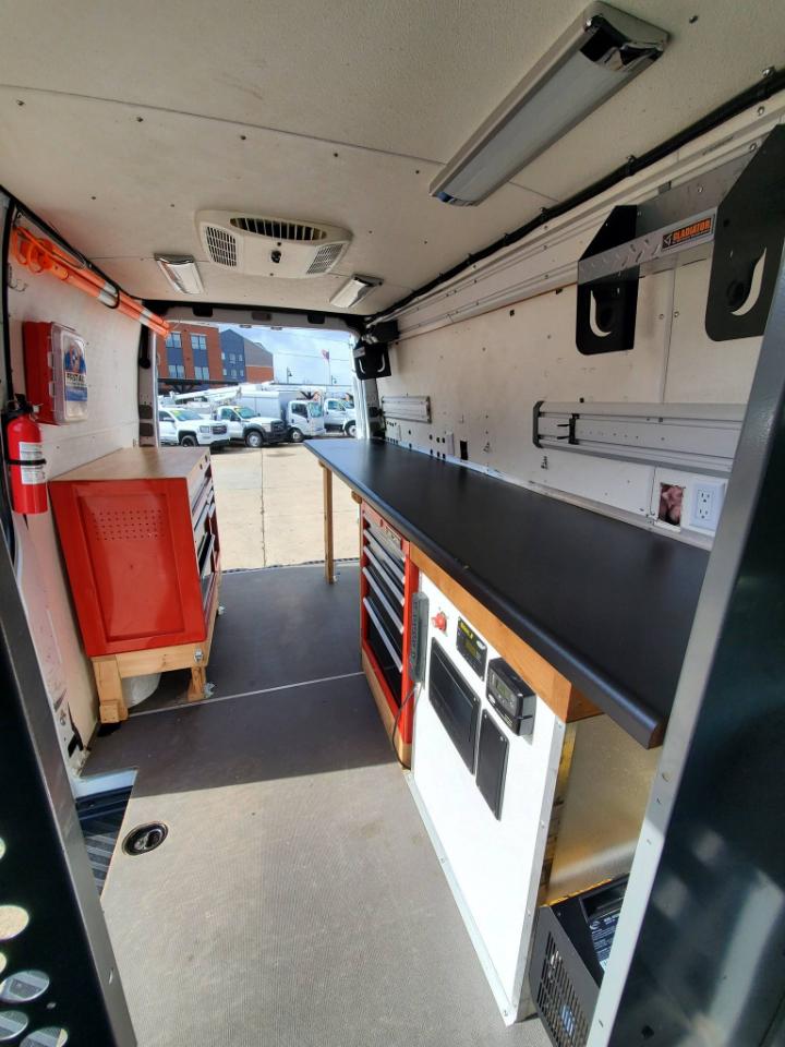 Mercedes-Benz Sprinter 2500 High Roof 144-in. WB 2014