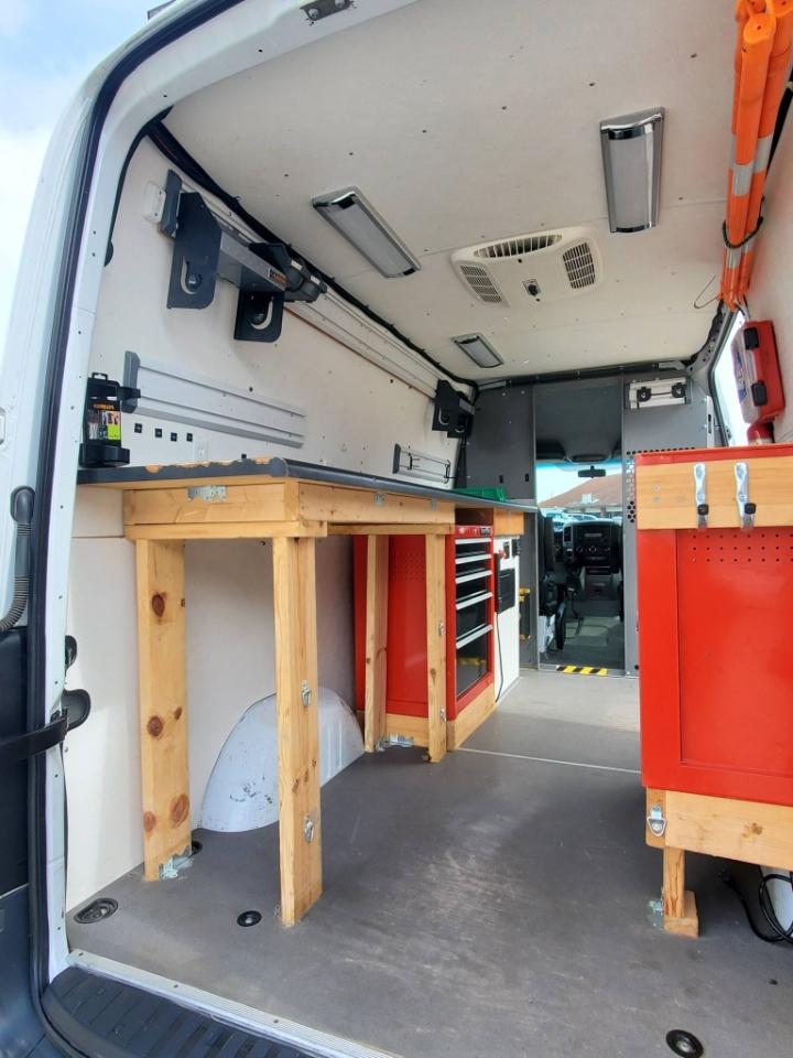 Mercedes-Benz Sprinter 2500 High Roof 144-in. WB 2014